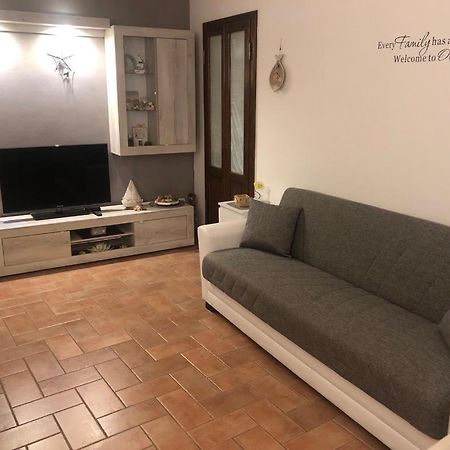 La Casa Di Zoe Campiglia Marittima Exterior foto