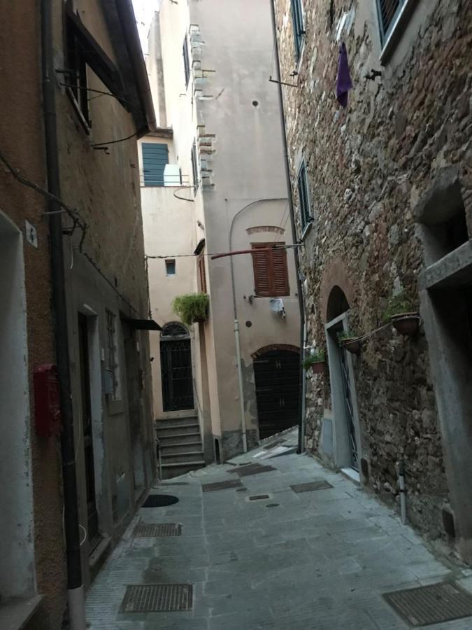 La Casa Di Zoe Campiglia Marittima Exterior foto
